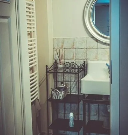 Cdn 住宿加早餐酒店 *