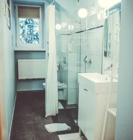 לינה וארוחת בוקר Cdn *