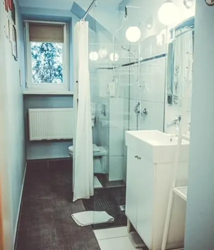 Bed & Breakfast Cdn *